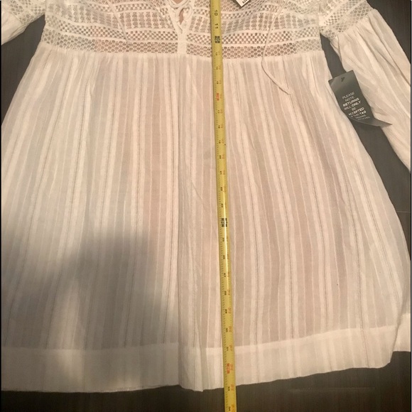 BCBGMAXAZRIA EVANNE BABYDOLL WHITE LACE-UP PEASANT LONG SLEEVE DRESS  SZ MED - Picture 8 of 9